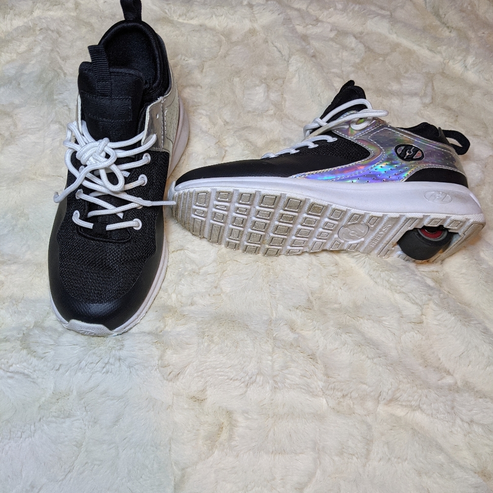 Heelys skate shoes women's size 6 black and silver great use condition